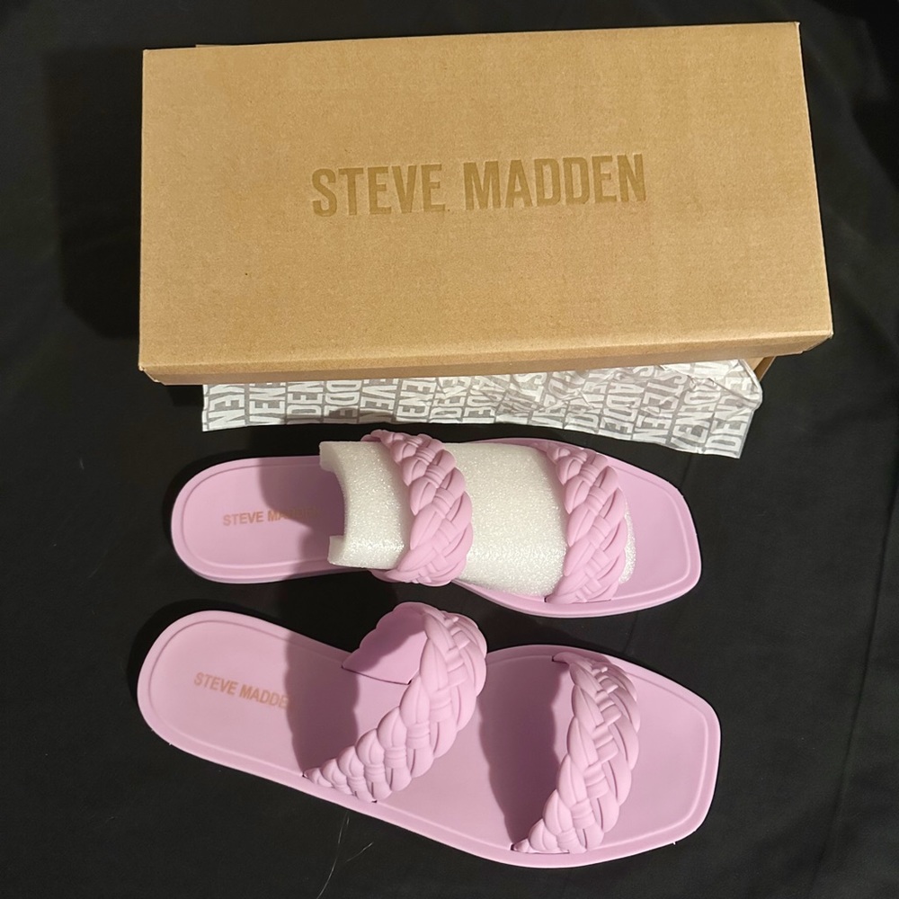 Size 10 Steve Madden Bohemia Lilac. New in box sandals.